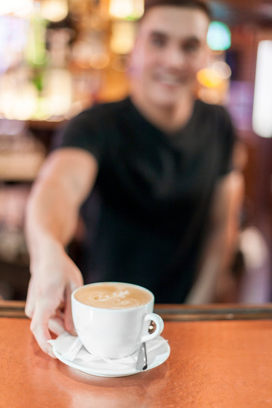 Barista cappuccino Italien Sicilien Image by freepik