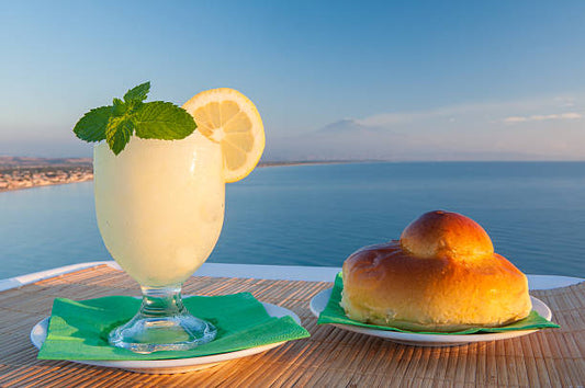 Granita – den sicilianska sommarens själ i frusen form