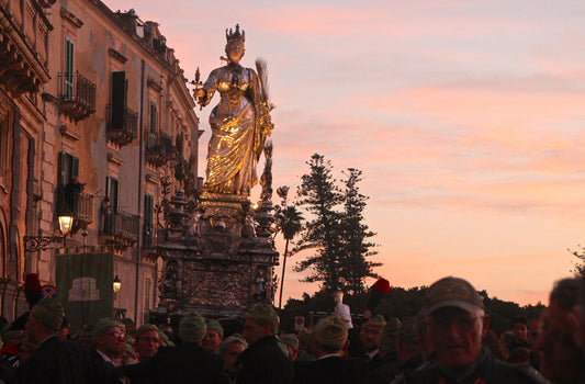 Santa Lucia på Sicilien – Ljus, traditioner och smaker